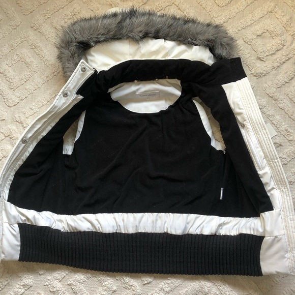 Calvin Klein Vest - Picture 3 of 5